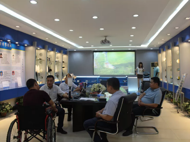 “關(guān)愛心·義診行”首次假肢義診活動(dòng)圓滿成功