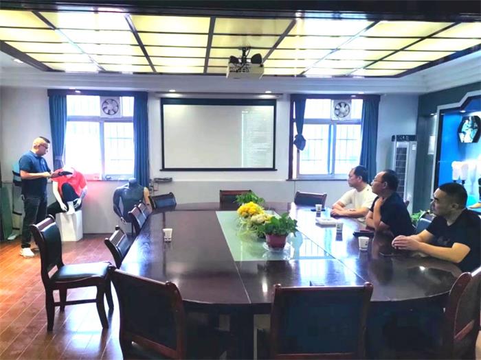 1687773204265766.jpg 湖南省殘聯(lián)領(lǐng)導(dǎo)蒞臨長沙德誠精博參觀指導(dǎo)