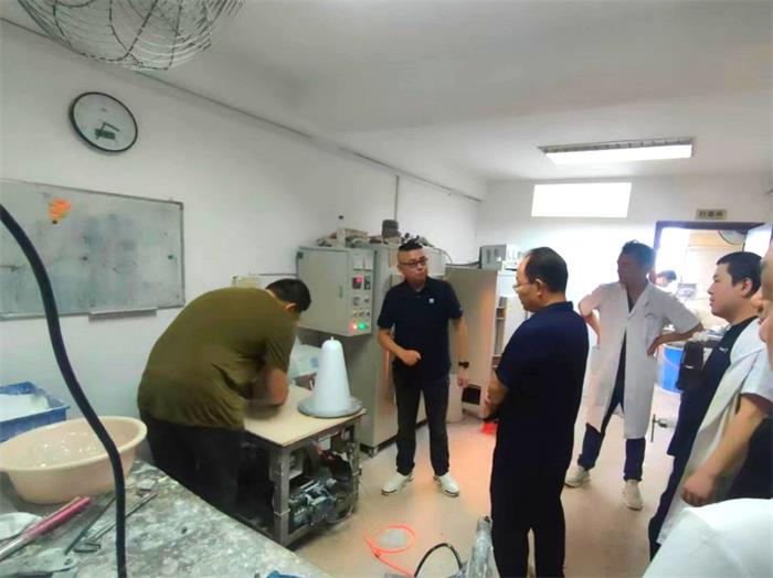 1687773441515862.jpg 湖南省殘聯(lián)領(lǐng)導(dǎo)蒞臨長沙德誠精博參觀指導(dǎo)